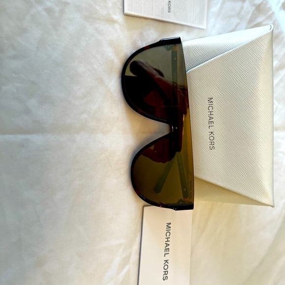 Michael Kors Aspen Sunglasses - Picture 5 of 6